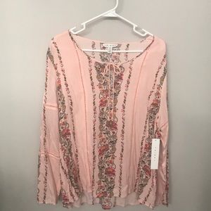 Tribal xl woman’s top. New with tags!!!